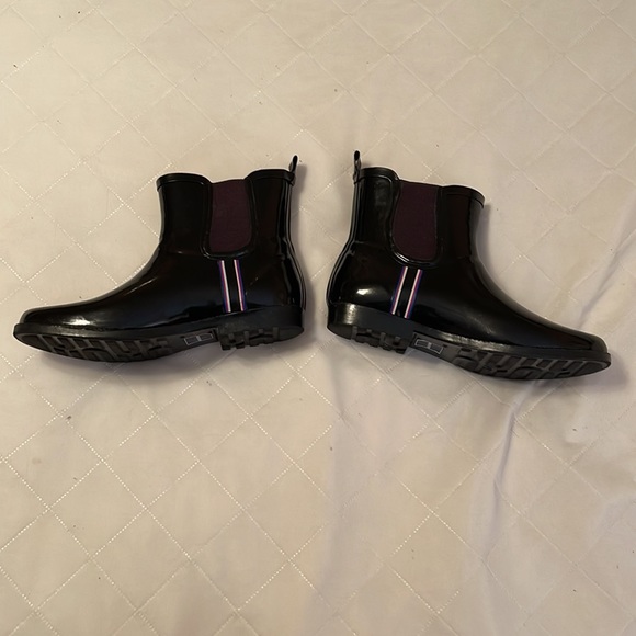 Tommy Hilfiger Black Rain Booties - Picture 3 of 6